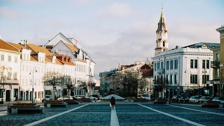 Baltijos kelio minėjimas 2026: renginiai ir eismo ribojimai Vilniuje