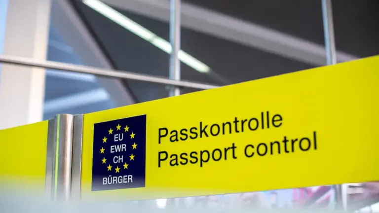 EES pasienyje: kas keičiasi keliaujant su ne ES piliečiu