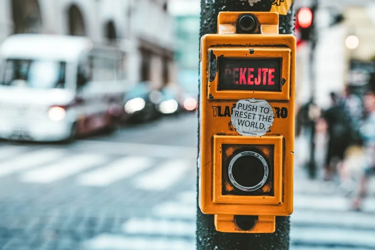 Perspėjimas Lietuvoje: kada skambinti 112 ir ką daryti